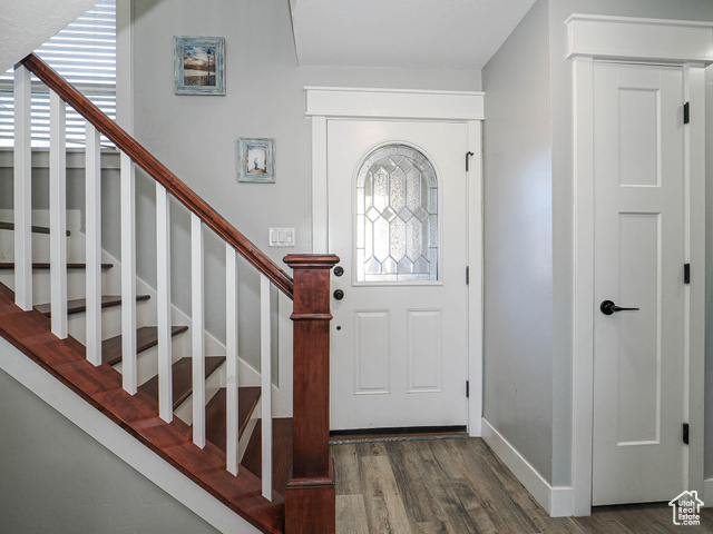 Photo 3 for MLS #2116771 at 8407 Meadow Green Way