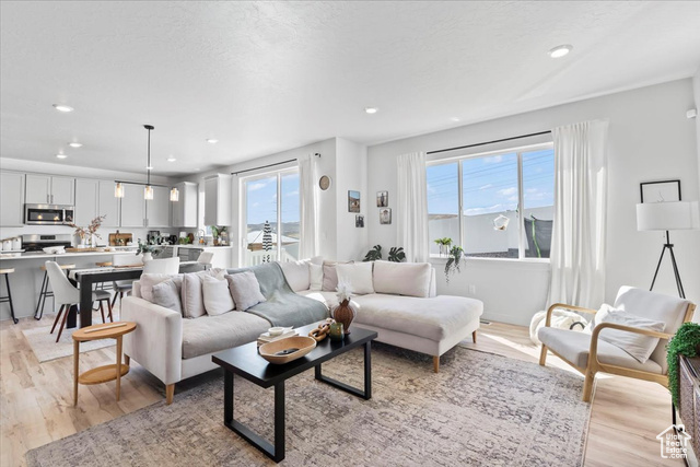 Photo 4 for MLS #2116772 at 2197 N Chianti St