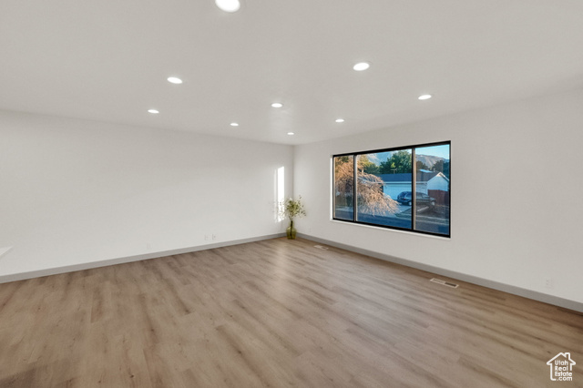 Photo 3 for MLS #2116784 at 1327 E Madrid Way