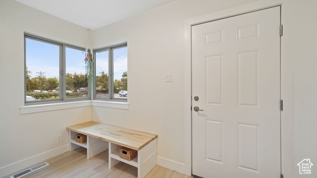 Photo 14 for MLS #2116787 at 2311 E Delia Dr