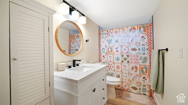Photo 28 for MLS #2116787 at 2311 E Delia Dr