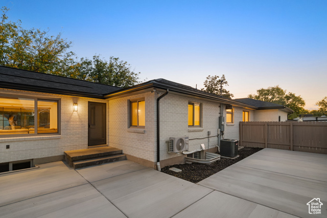 Photo 32 for MLS #2116787 at 2311 E Delia Dr