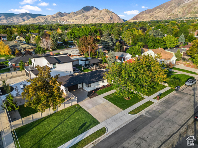 Photo 37 for MLS #2116787 at 2311 E Delia Dr