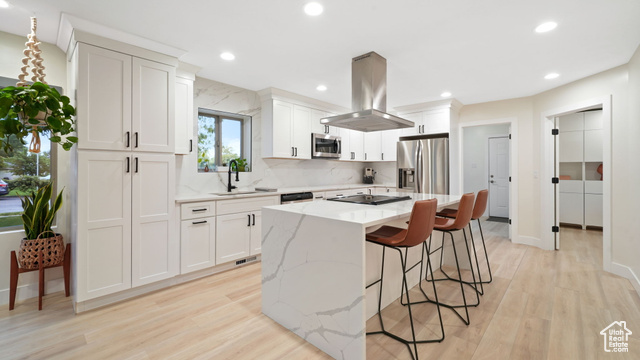 Photo 11 for MLS #2116787 at 2311 E Delia Dr