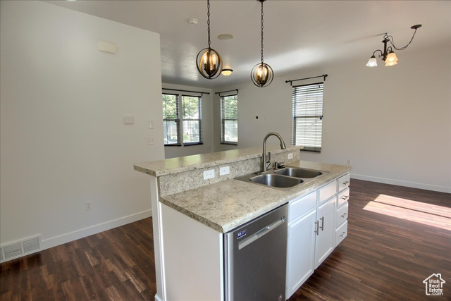 Photo 9 for MLS #2116800 at 1587 W Kinloch Way