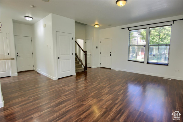 Photo 3 for MLS #2116800 at 1587 W Kinloch Way