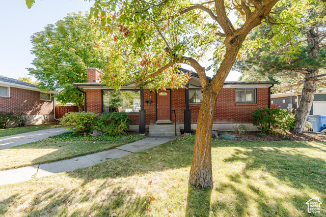 Photo 2 for MLS #2116812 at 556 E 1100 North