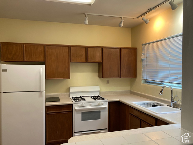 Photo 10 for MLS #2116821 at 1476 S 300 East