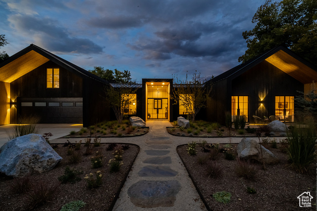 Photo 59 for MLS #2116826 at 2105 E Fardown Ave