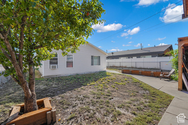 Photo 5 for MLS #2116827 at 955 N Catherine St