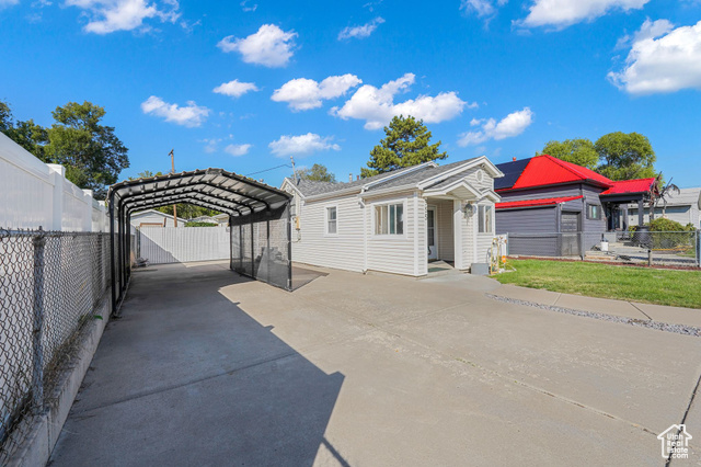 Photo 2 for MLS #2116827 at 955 N Catherine St