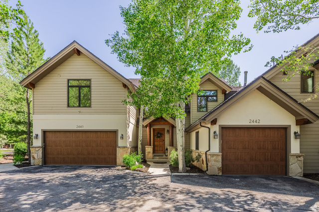2442  Deer Lake Dr
                     MLS #2116857