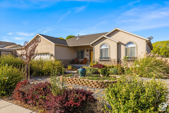 Photo 3 for MLS #2116865 at 690 W Sagewood Cir