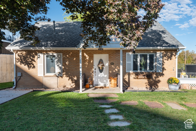 Photo 6 for MLS #2116867 at 914 E Lakeview