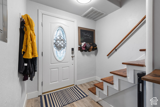 Photo 21 for MLS #2116867 at 914 E Lakeview