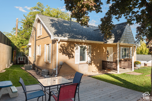 Photo 5 for MLS #2116867 at 914 E Lakeview