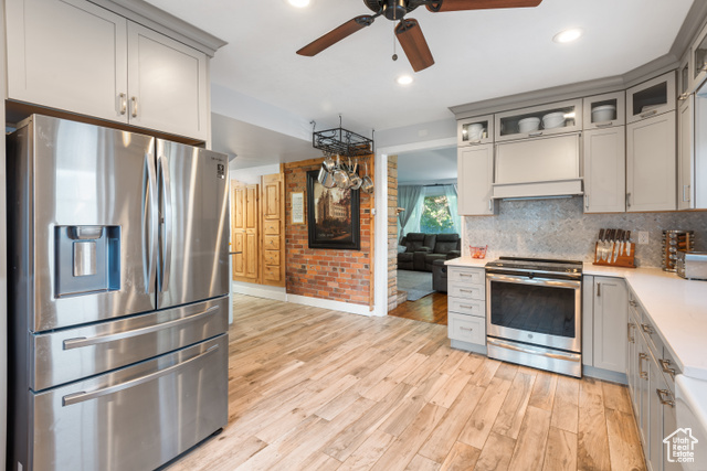 Photo 12 for MLS #2116867 at 914 E Lakeview