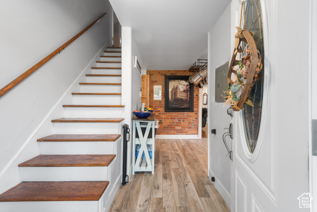 Photo 7 for MLS #2116867 at 914 E Lakeview