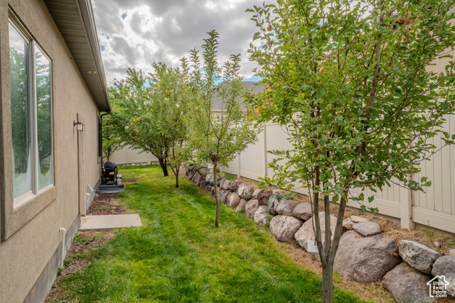 Photo 48 for MLS #2116886 at 161 W Sweetbriar Ln