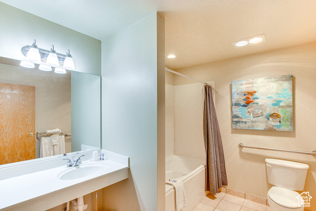 Photo 16 for MLS #2116899 at 40 N Christa Cir