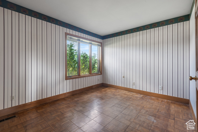 Photo 17 for MLS #2116902 at 465 S Towers Dr