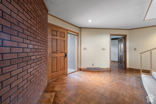 Photo 7 for MLS #2116902 at 465 S Towers Dr