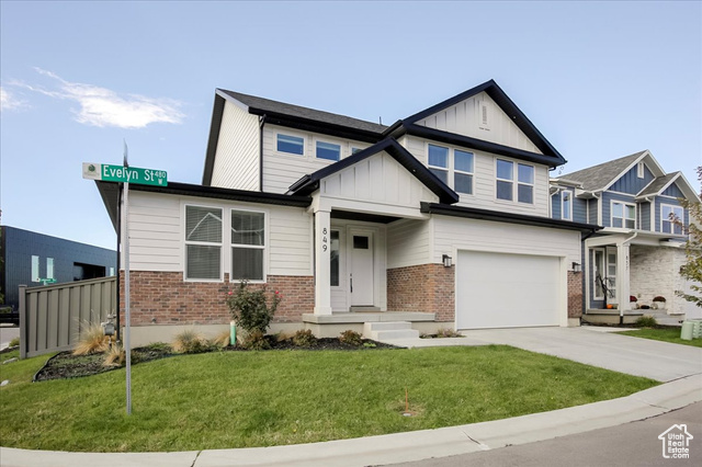 Photo 3 for MLS #2116918 at 849 N Evelyn St