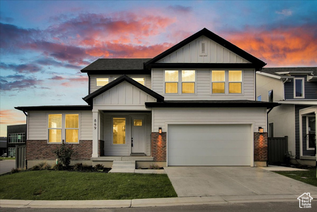 Photo 2 for MLS #2116918 at 849 N Evelyn St