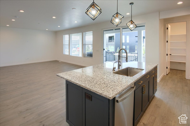 Photo 10 for MLS #2116918 at 849 N Evelyn St