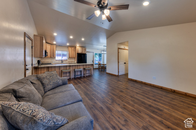 Photo 3 for MLS #2116921 at 2468 E San Jose Rd