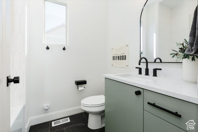 Photo 9 for MLS #2116960 at 128 N Sherwood Dr