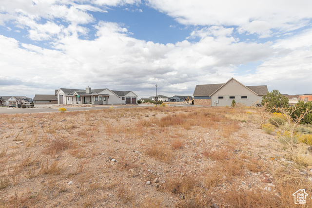 Photo 10 for MLS #2116985 at 933 S Cliffs Dr #38
