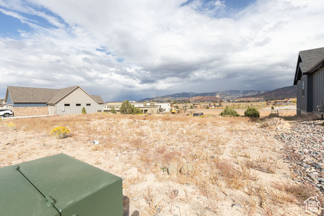 Photo 13 for MLS #2116985 at 933 S Cliffs Dr #38