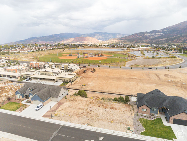 Photo 3 for MLS #2116985 at 933 S Cliffs Dr #38