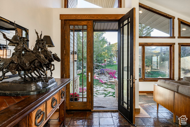 Photo 10 for MLS #2116991 at 164 Mountain Top Dr