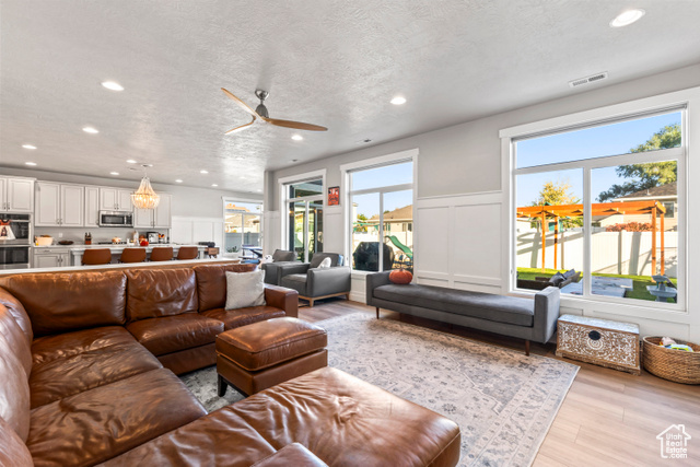 Photo 12 for MLS #2116996 at 316 W 390 South