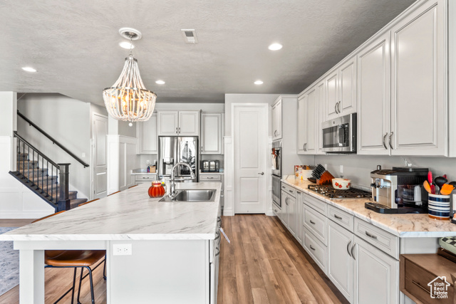 Photo 5 for MLS #2116996 at 316 W 390 South