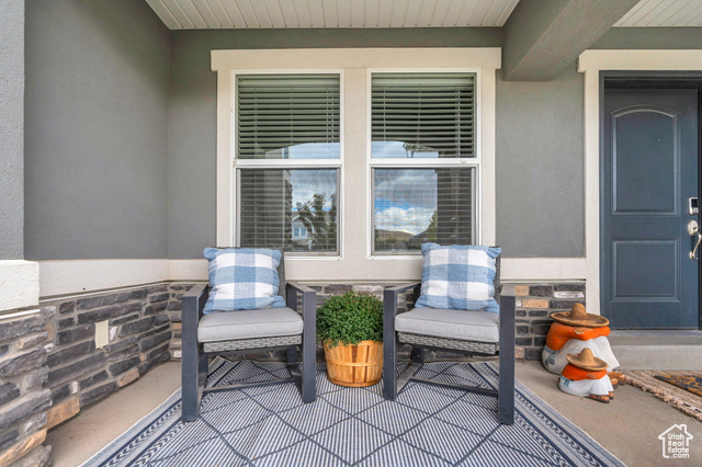 Photo 3 for MLS #2117010 at 1904 E Sunnyvale Dr