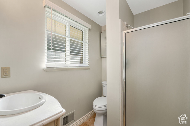 Photo 23 for MLS #2117013 at 952 N Kingswood Rd
