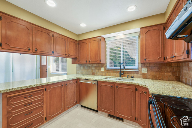 Photo 16 for MLS #2117013 at 952 N Kingswood Rd