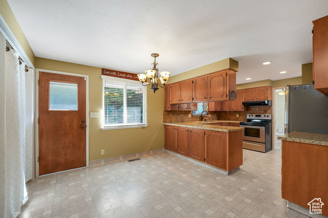 Photo 14 for MLS #2117013 at 952 N Kingswood Rd