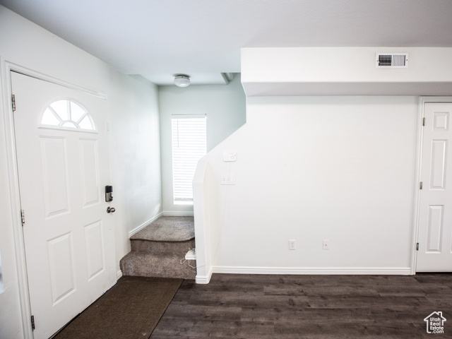 Photo 8 for MLS #2117017 at 475 N Redwood Rd