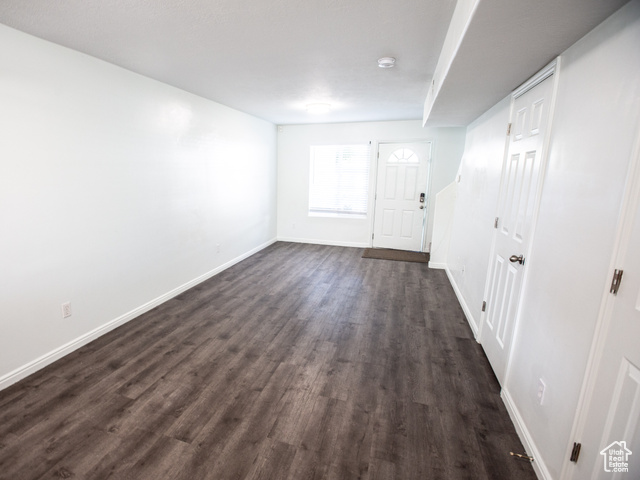 Photo 7 for MLS #2117017 at 475 N Redwood Rd