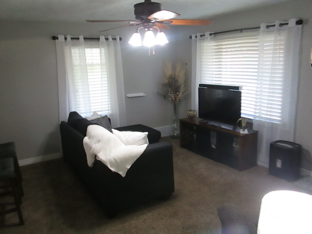 Photo 8 for MLS #2117020 at 1223 E Oak St