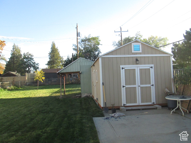 Photo 3 for MLS #2117020 at 1223 E Oak St