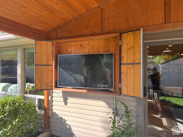 Photo 62 for MLS #2117033 at 2110 E Lonsdale Dr