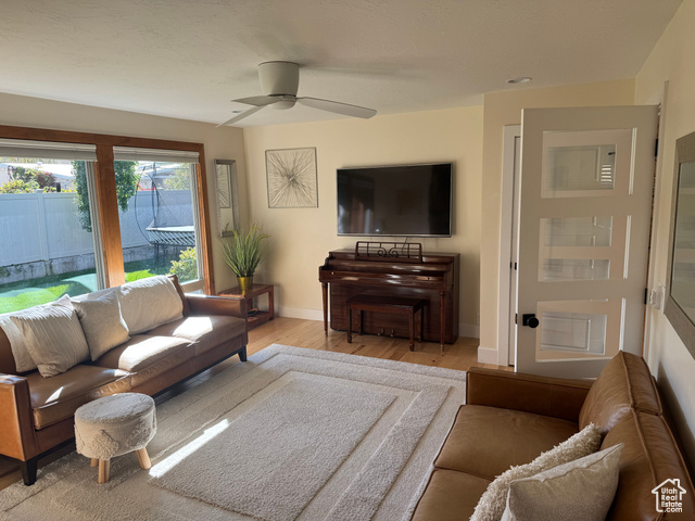 Photo 2 for MLS #2117033 at 2110 E Lonsdale Dr