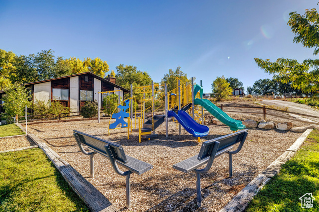 Photo 5 for MLS #2117038 at 800 W Highway Dr