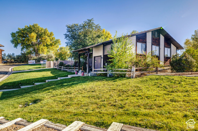 Photo 7 for MLS #2117038 at 800 W Highway Dr