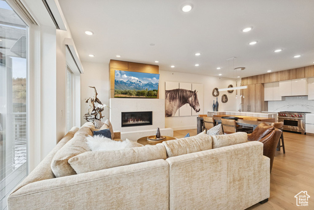 2752 W High Mountain Rd 207